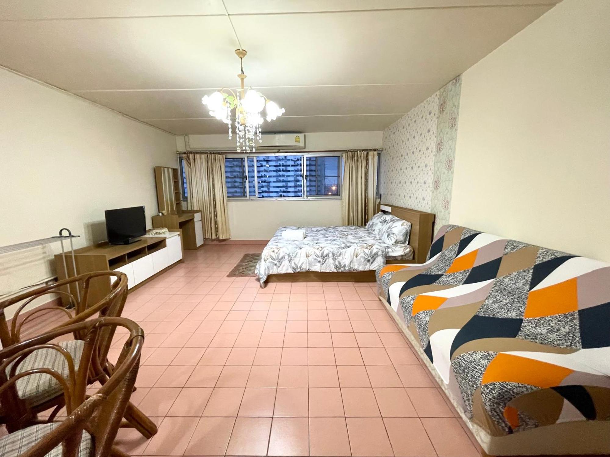 Lively Popular C3-C9 Impact Apartment Nonthaburi Exterior photo
