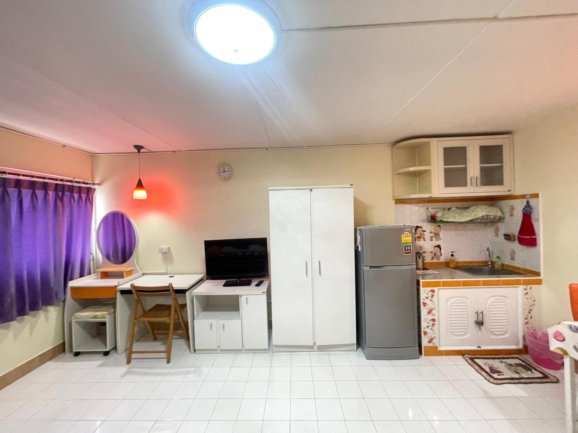 Lively Popular C3-C9 Impact Apartment Nonthaburi Exterior photo