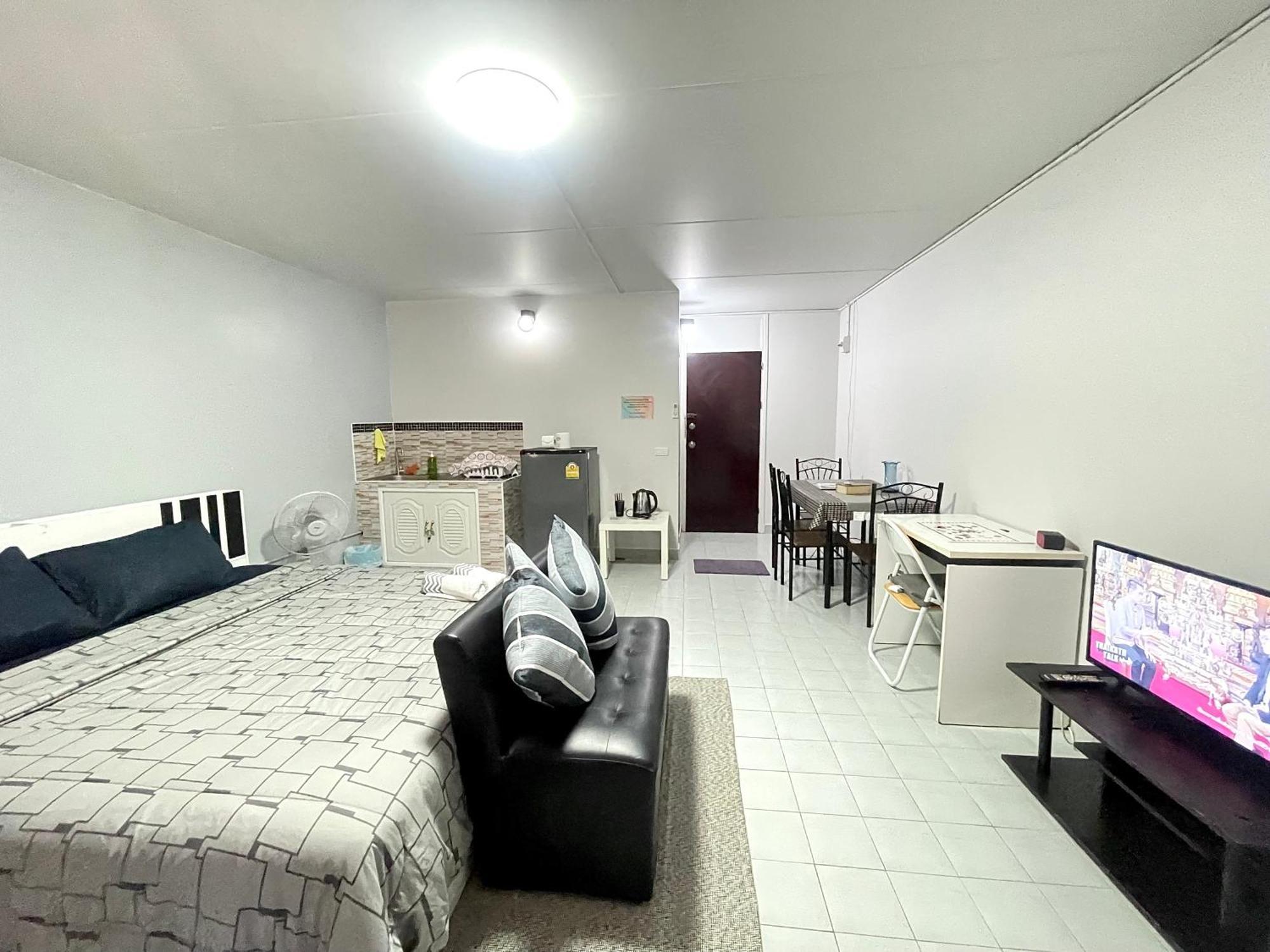Lively Popular C3-C9 Impact Apartment Nonthaburi Exterior photo