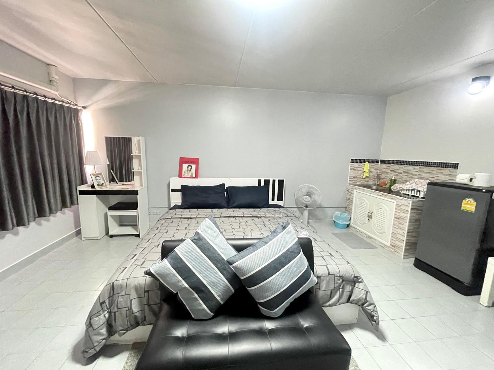 Lively Popular C3-C9 Impact Apartment Nonthaburi Exterior photo