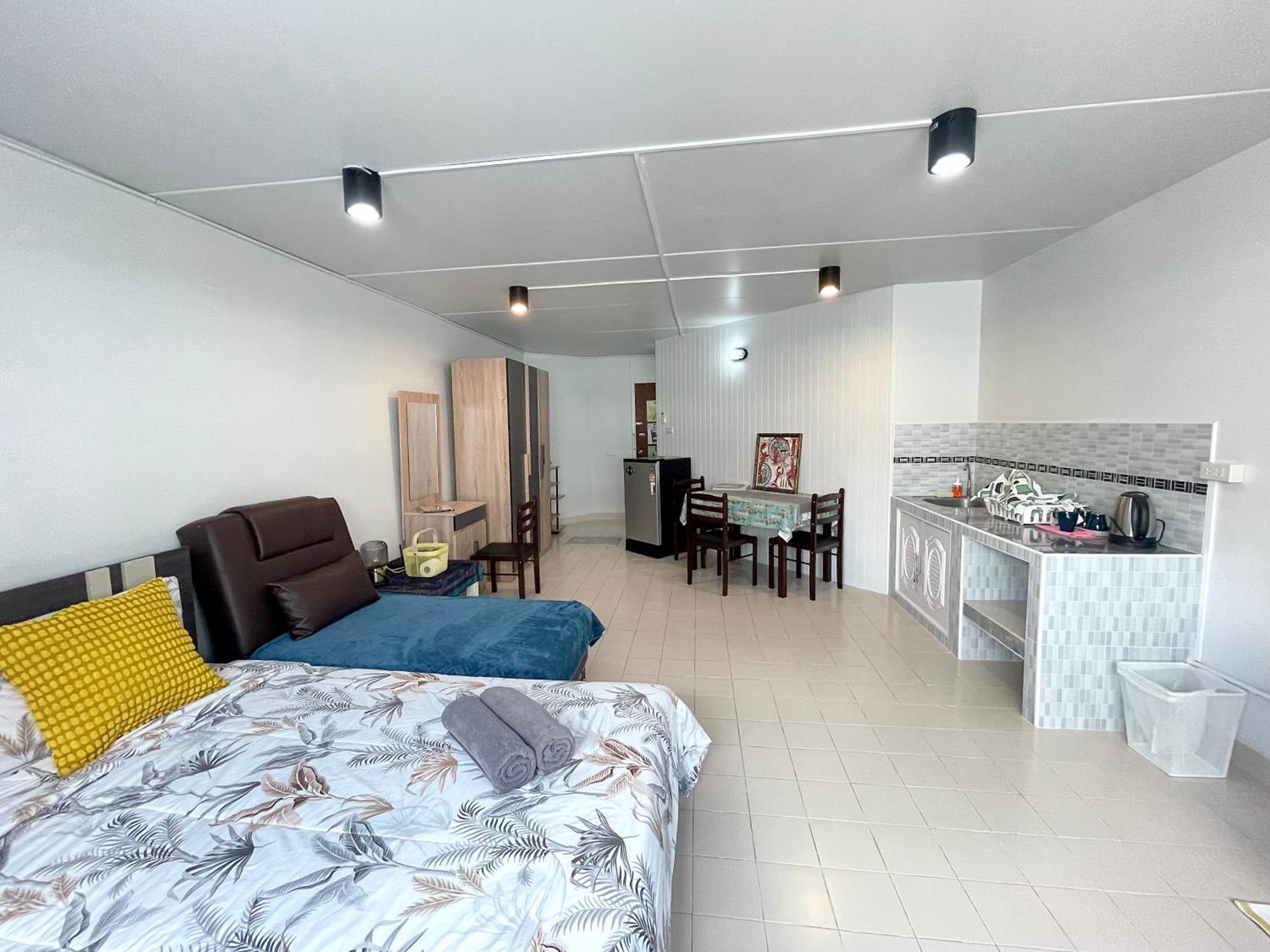 Lively Popular C3-C9 Impact Apartment Nonthaburi Exterior photo