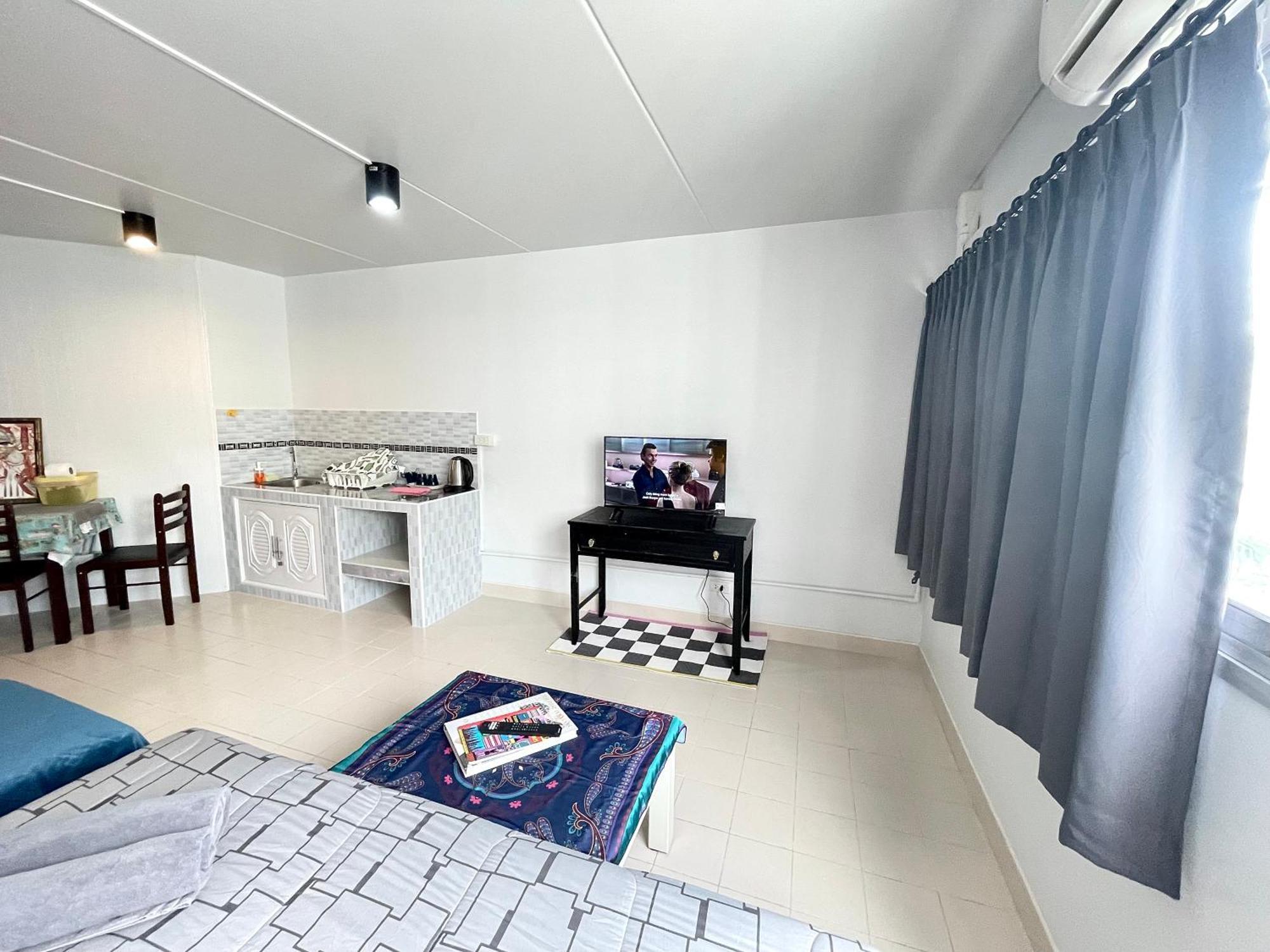 Lively Popular C3-C9 Impact Apartment Nonthaburi Exterior photo